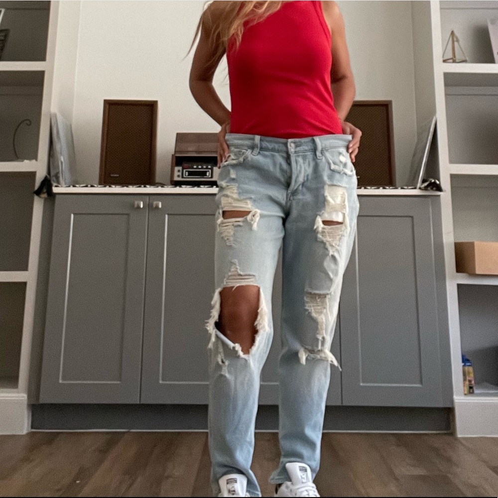 Hollister low-rise crop boyfriend jeans sz w30 l 25